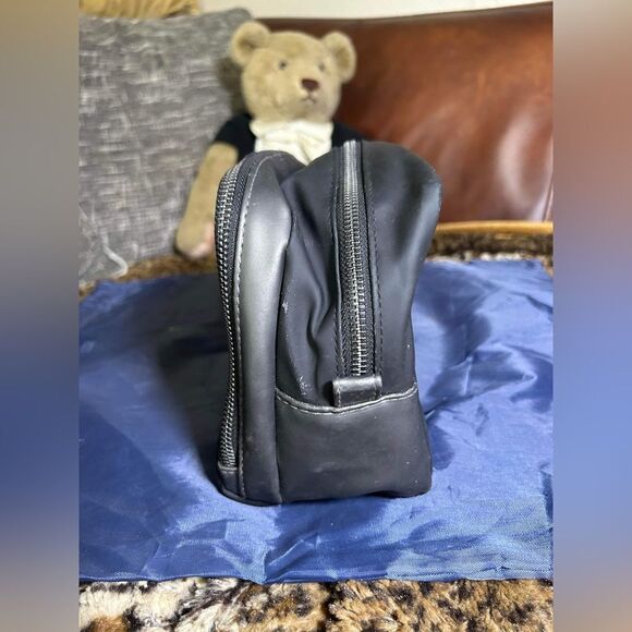 Versace Unisex Medusa Washbag/Makeup bag - Picture 9 of 12